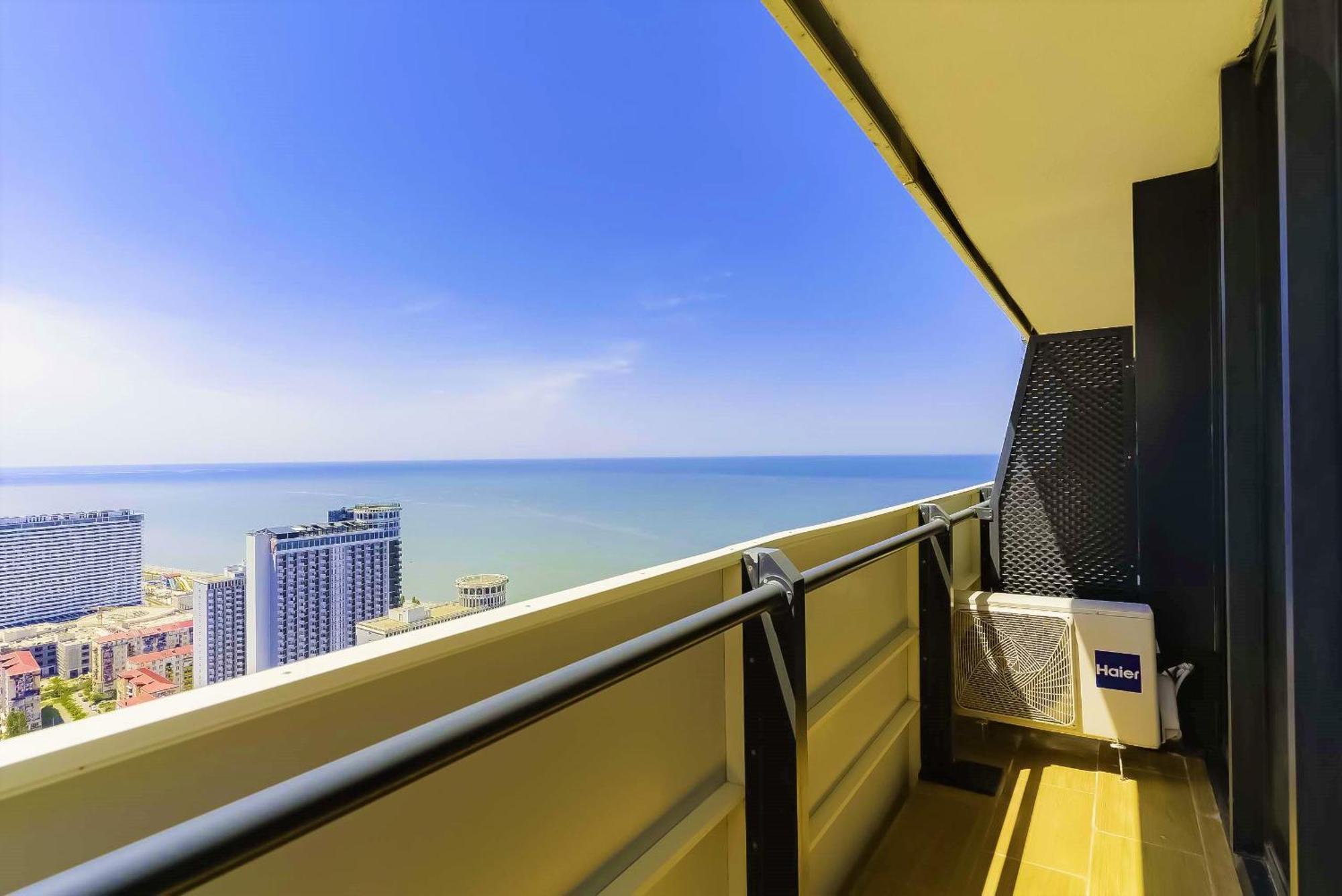 Orbi City Hotel With Sea View Batoumi Extérieur photo