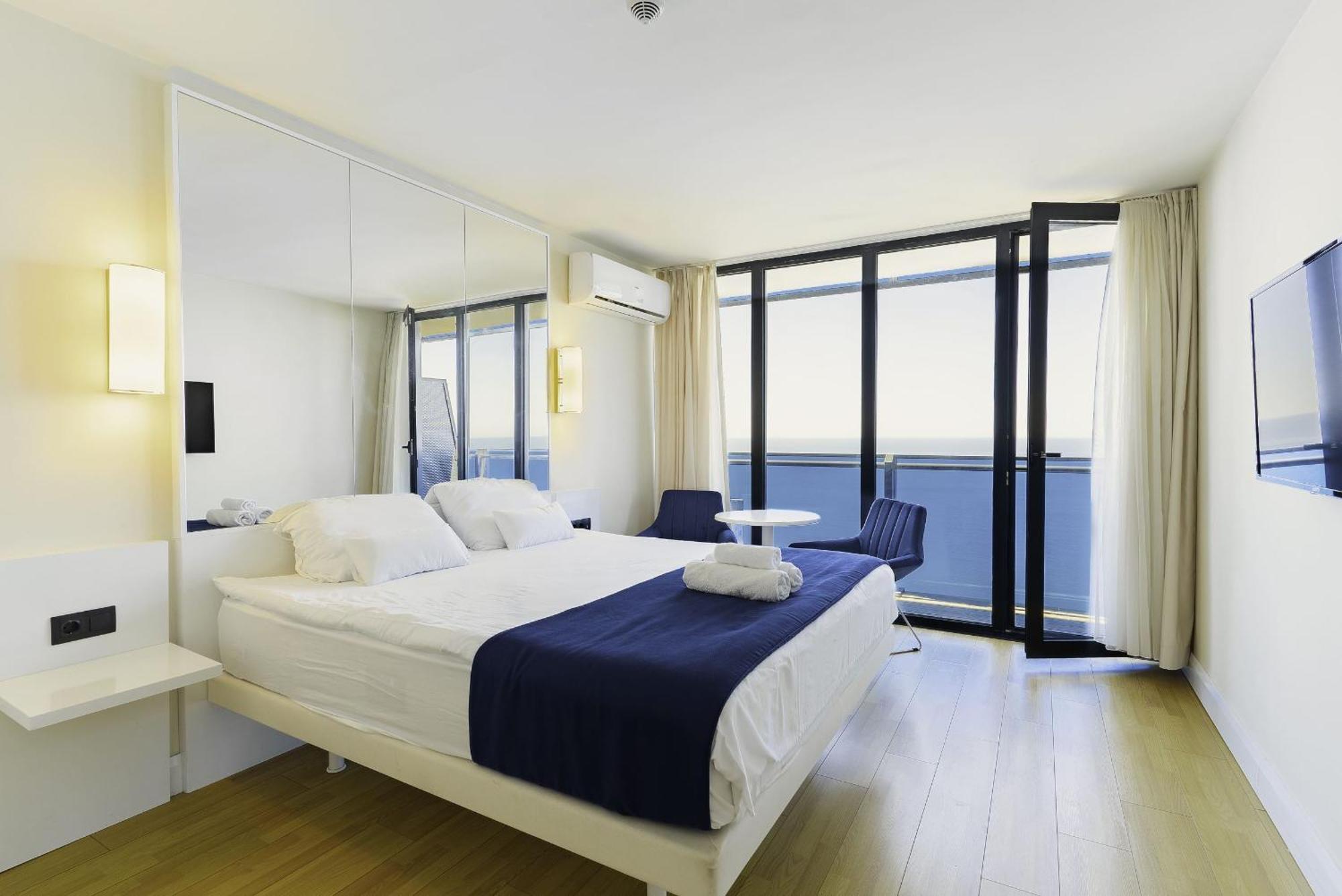Orbi City Hotel With Sea View Batoumi Extérieur photo