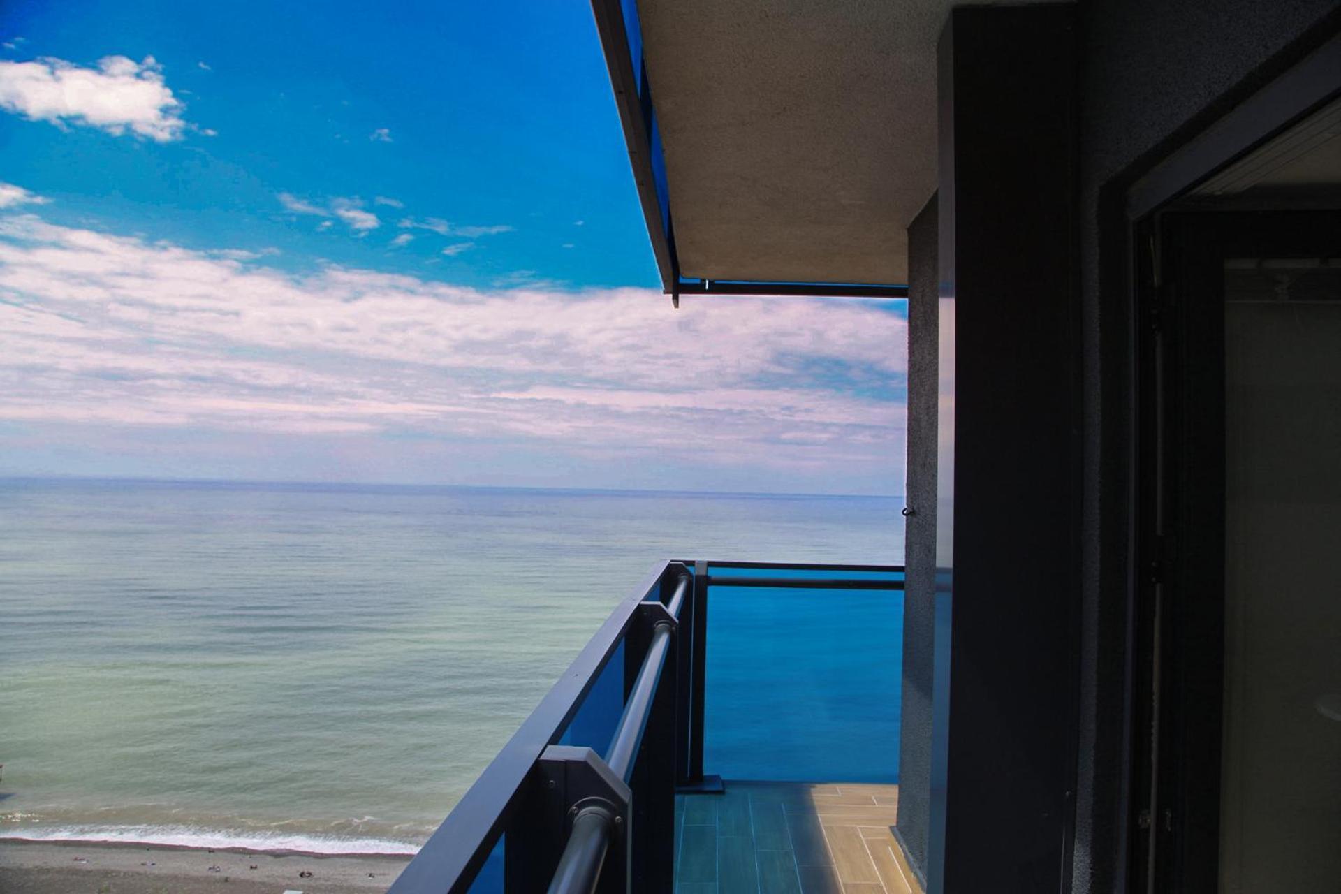 Orbi City Hotel With Sea View Batoumi Extérieur photo